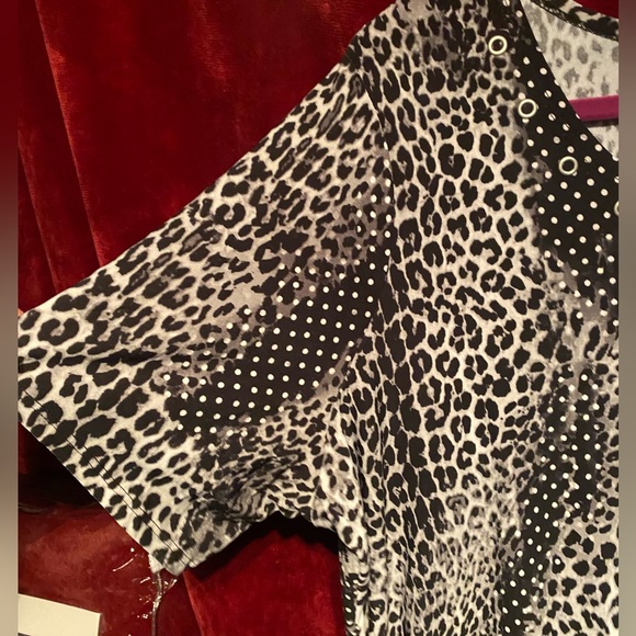 1X plus leopard NWT Liz Mc Coy woman stretch top new - Picture 4 of 5